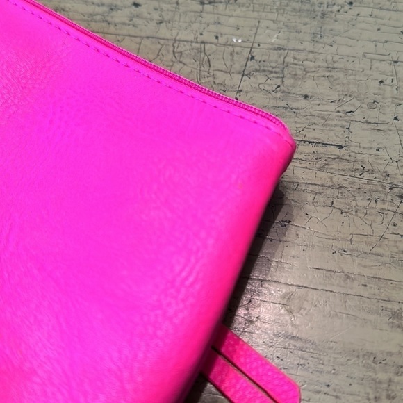 Elizabeth Arden Hot Pink Ruched Cosmetic Case - Picture 14 of 16